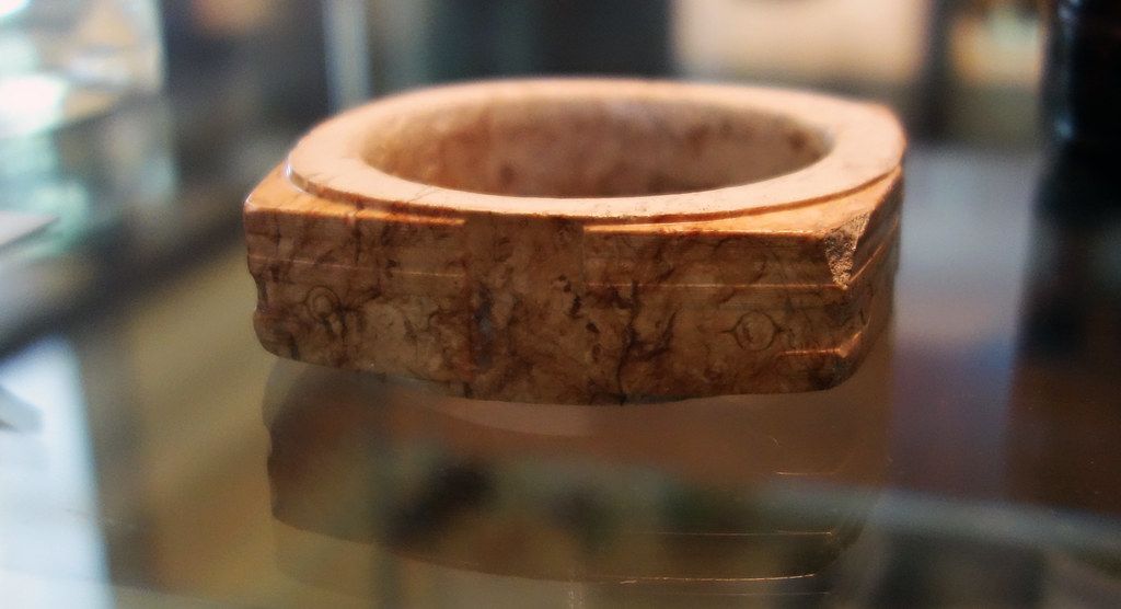 Jade cong